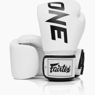 Guantoni Muay Thai Fairtex ONE Bianco